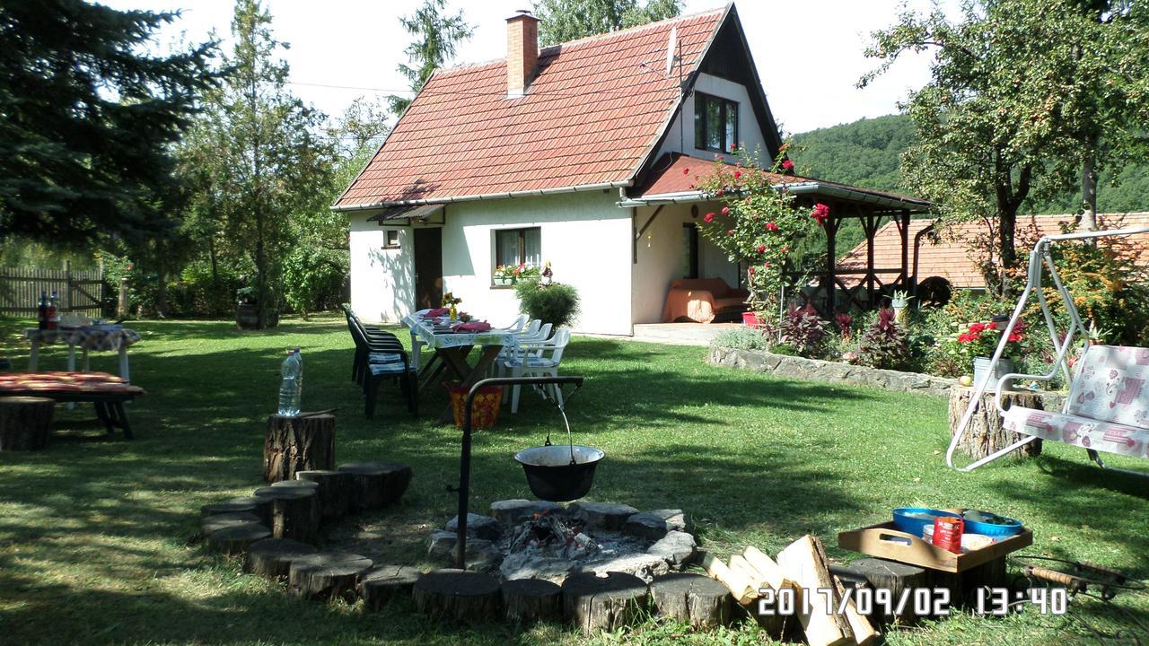 Villa Szarvasko Szeruskert Vendeghaz Zimmer foto